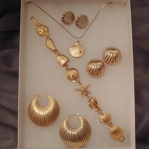 Vintage Goldtone Seashell Jewelry